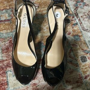 Black slingback patten leather size 8 Guess woman’s shoe